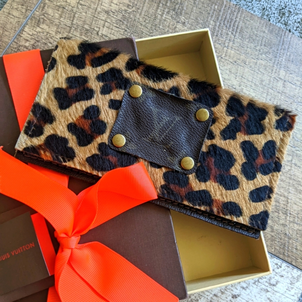 Keep It Gypsy wallet brown leather cheetah print